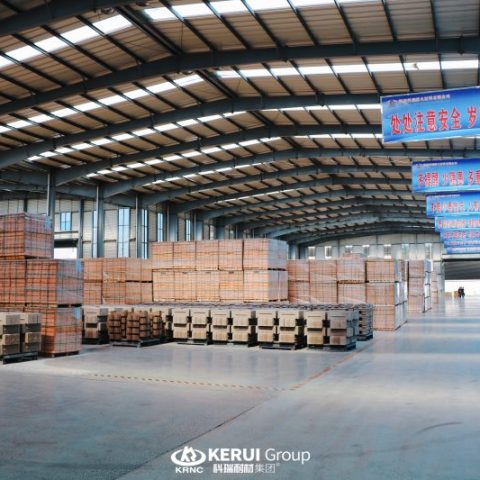 满冠体育耐材仓储车间